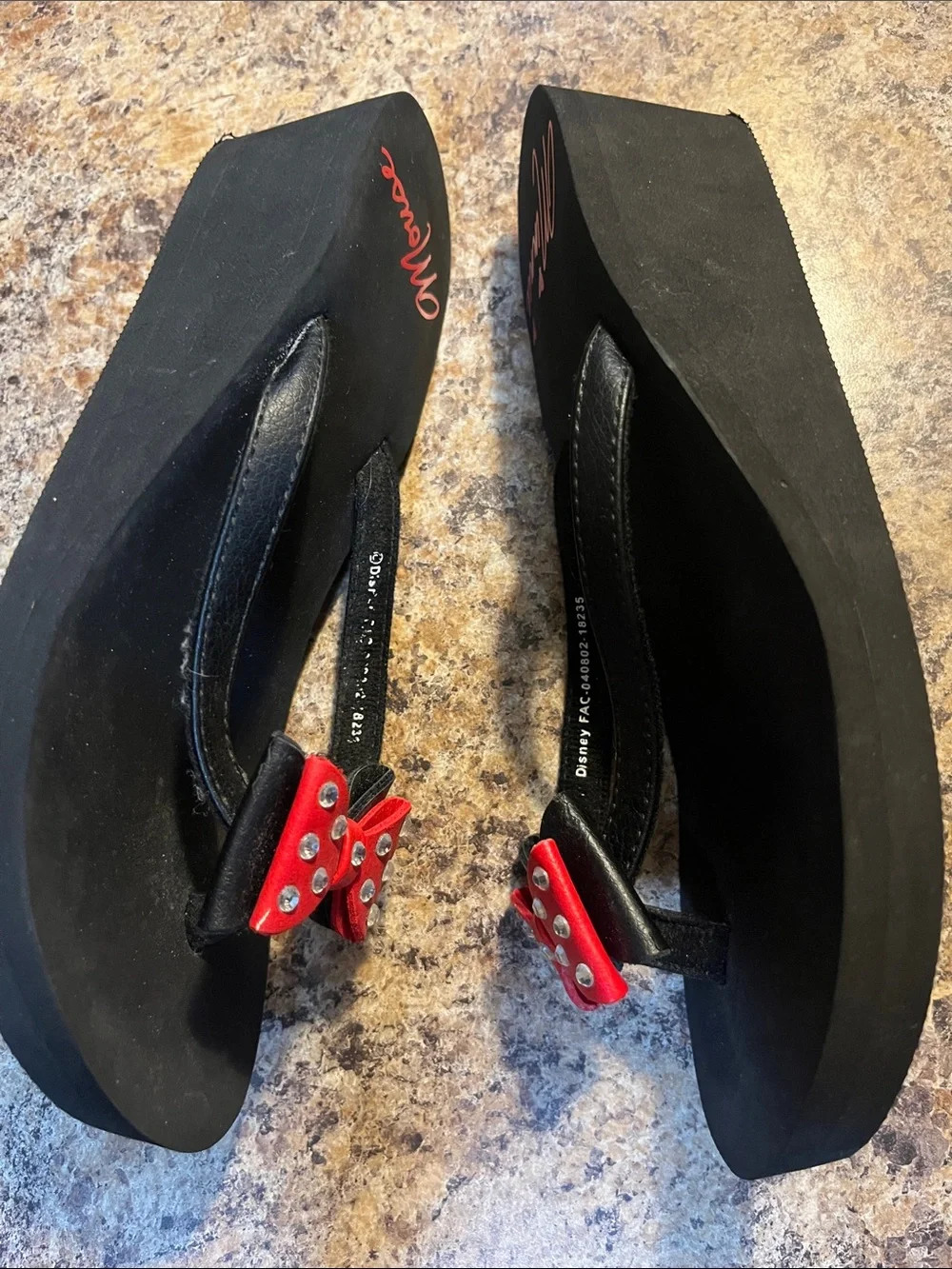 Disney Minnie Mouse platform wedge thong sandals studded red bow size 7 new